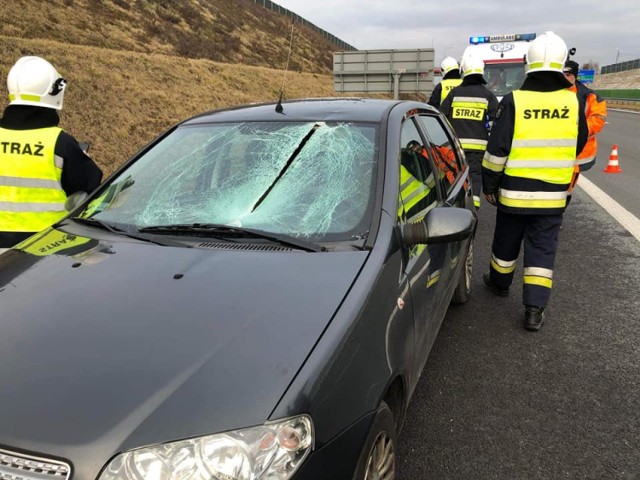 Rybnik, Żory: na A1 tafla lodu z ciężarówki mogła zabić kierującą autem!