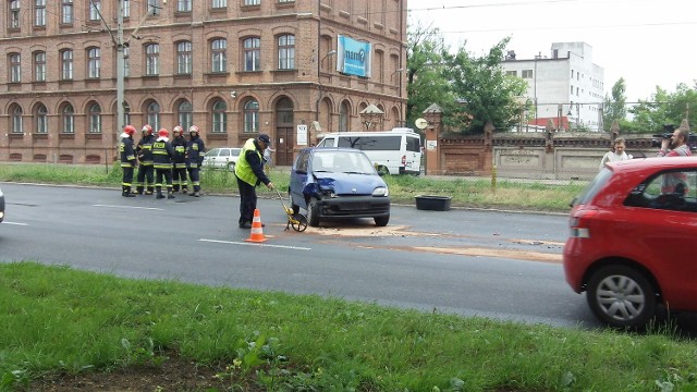 Do groźnego wypadku doszło w piątek rano na Kopcińskiego przy Nawrot w Łodzi.