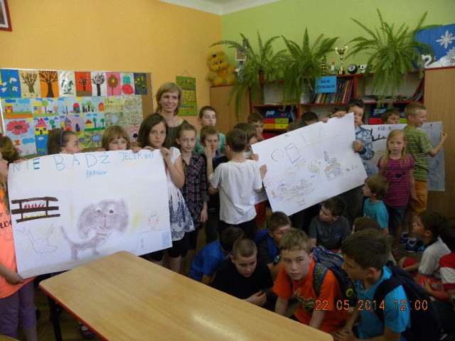 Edukacyjna akcja pracowników kraśnickiego fiskusa w Szkole Podstawowej nr 2 w Kraśniku