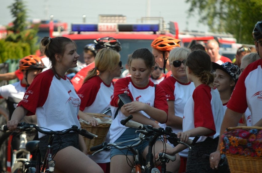 Rekordowy rajd rowerowy dla rodzin w Grębocicach (FOTO). Część I