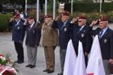 Oświęcim. Obchody 83. rocznicy napaści Niemiec na Polskę i wybuchu wojny. Hołd dla ofiar wojny przed Grobem Nieznanego Żołnierza. ZDJĘCIA