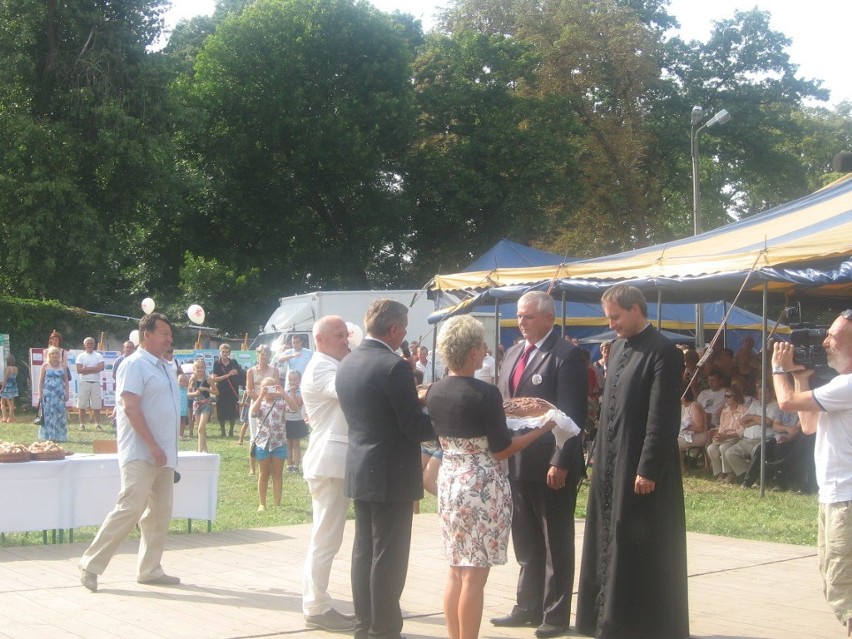 Gminne dożynki w Jastrzębnikach. Tak za obfite plony...