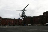 Policyjny helikopter lądował w Legnicy (ZDJECIA)