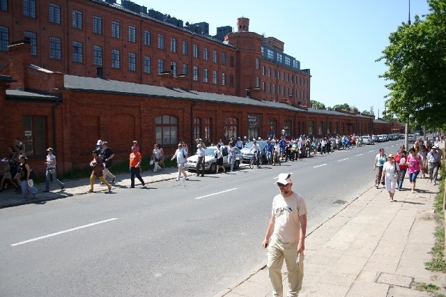 Pierwszy spacer odbył się 21 maja i zgromadził ponad 150 osób.