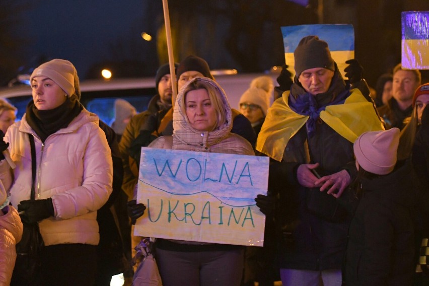 "Gdy myślę o tym, co tam się dzieje, mam łzy w oczach". Reakcja Ukraińców z Żar i okolicy na agresję Rosji