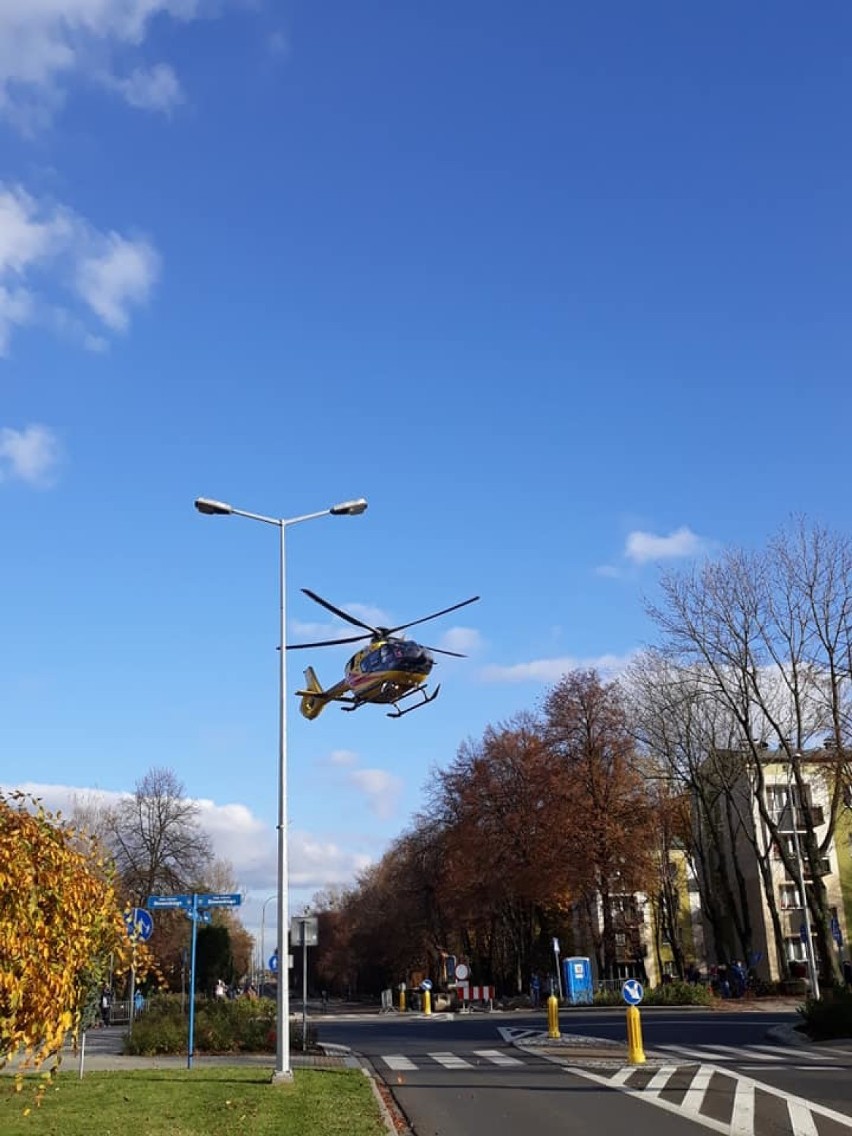 Oświęcim. Helikopter LPR wylądował na środku skrzyżowania. Zabrakło karetek [ZDJĘCIA]