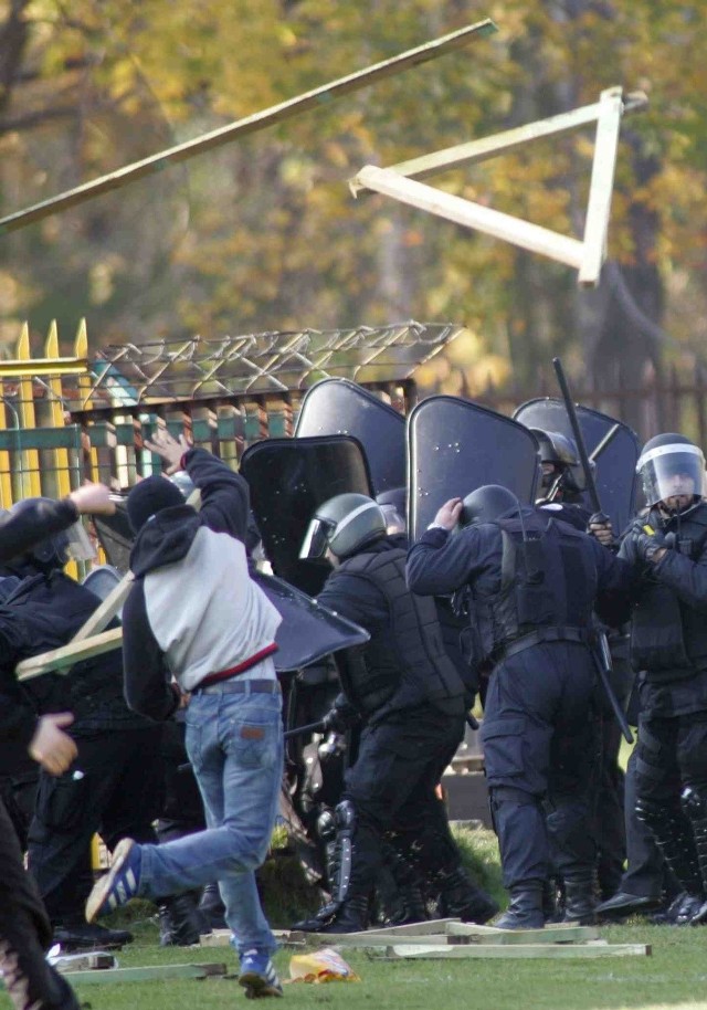 Bójka kibiców została stłumiona przez policję