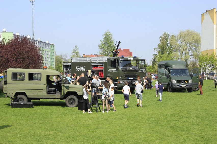 Wystawa sprzętu wojskowego w Łęczycy