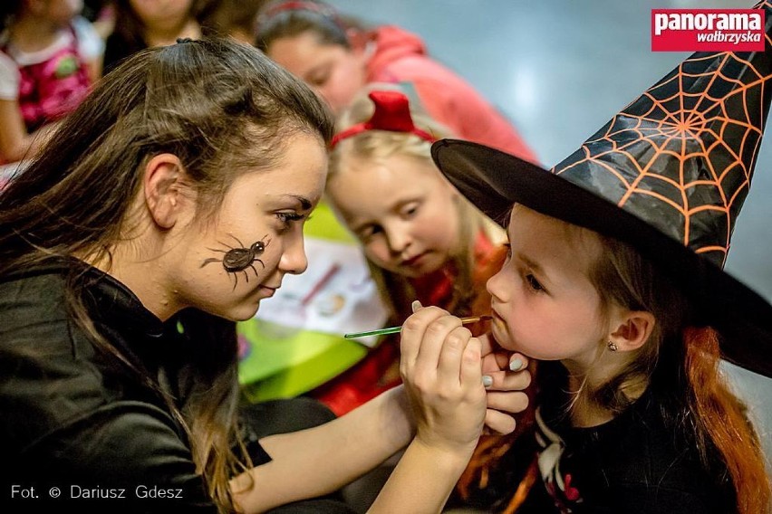 Halloween party dla dzieci w Kinder Planeta w Wałbrzychu