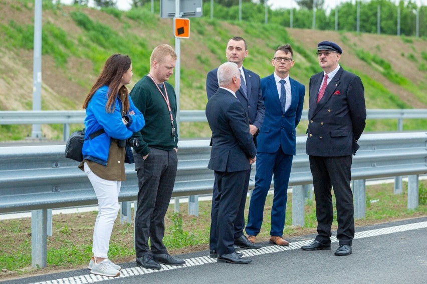 Finał robót przy budowie trasy S19 między Lublinem a Rzeszowem. Odcinek od Niedrzwicy Dużej do Kraśnika już otwarty. Zobacz zdjęcia