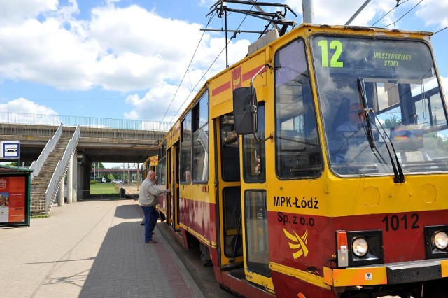 Pan Zbigniew miał rozpocząć podróż tramwajem linii nr 12