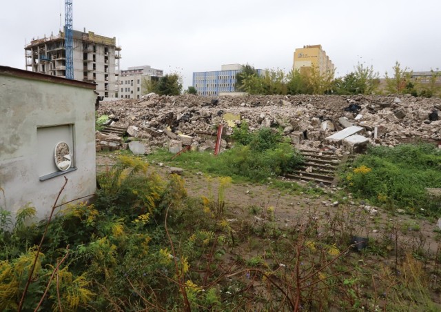 Gruz ma być w najbliższym czasie uprzątniety i rozpocznie się budowa dwóch nowych 9-kondygnacyjnych bloków.