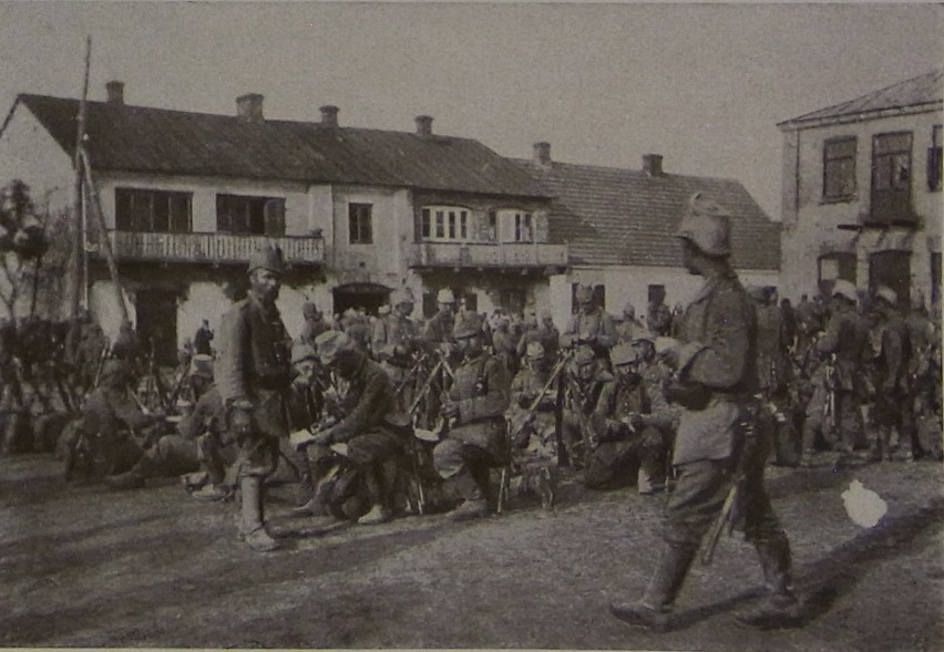 Wąwolnica 1915 - odpoczynek strzelców na rynku