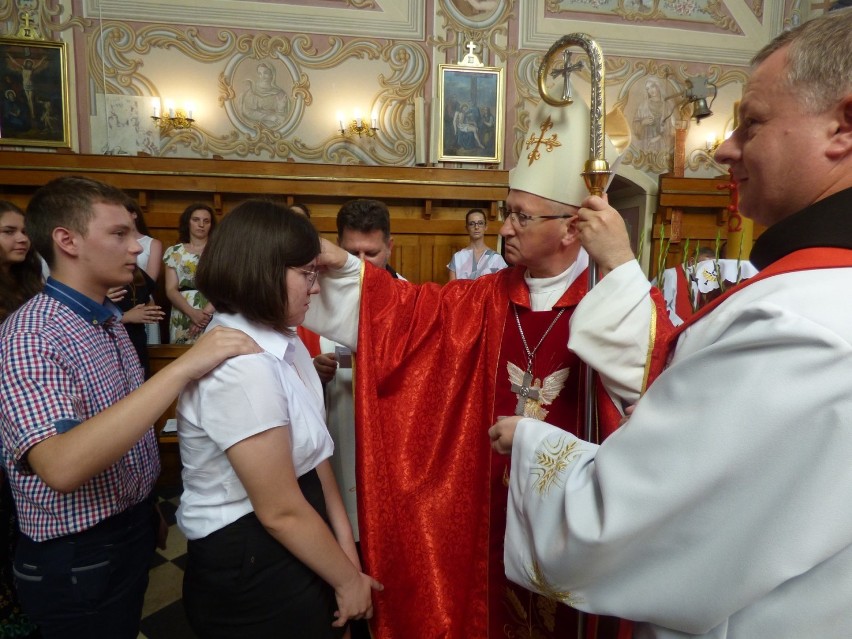 Bierzmowanie w Klasztorze Ojców Bernardynów w Łęczycy [ZDJĘCIA]