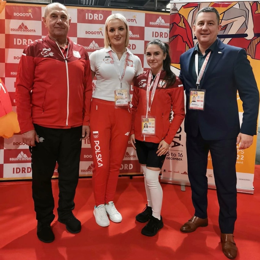 Oliwia Drzazga, sztangistka UMLKS Radomsko z rekordami Polski i Europy na Mistrzostwach Świata seniorek! ZDJĘCIA