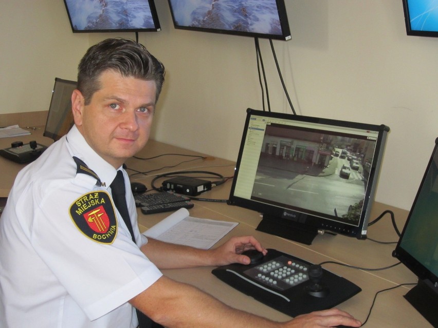 Komendant Krzysztof Tomasik przekonuje, że kamery pozwoliły...