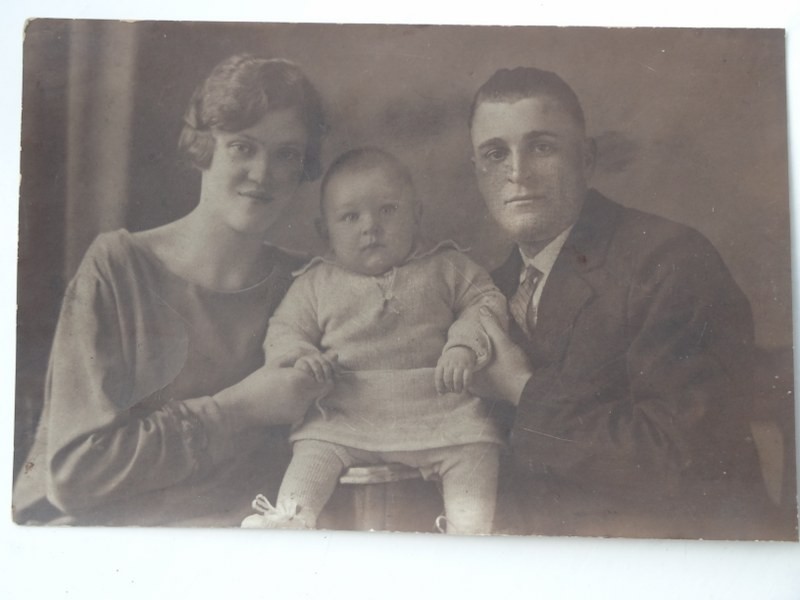 Margrethe i Ludwig Kasner z synem Horstem, ojcem kanclerz
