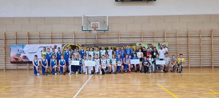Rawicz. Młodzi koszykarze rywalizowali w ramach IX Ogólnopolskiego Turnieju Koszykówki im. Tadeusza Konata [ZDJĘCIA]