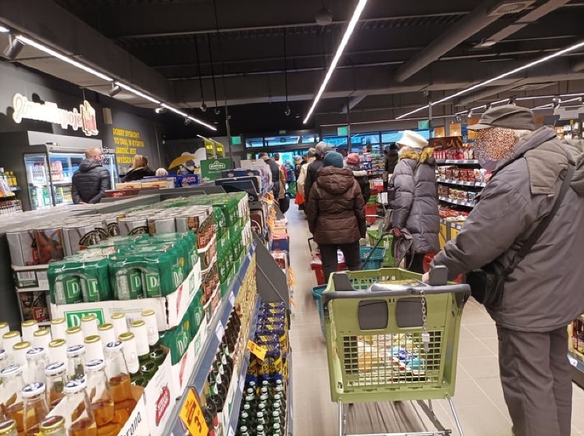 20.01.2022 tłumy na otwarciu marketu Netto w Wałbrzychu....