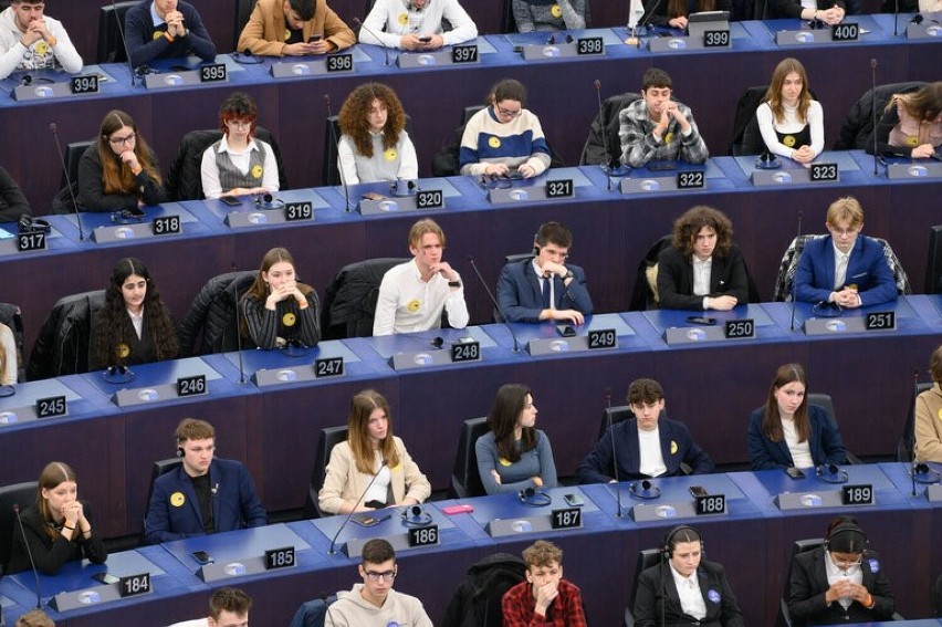 Uczniowie z Zespołu Szkół Technicznych w Chełmie wzięli udział w sesji specjalnej Parlamentu Europejskego w Strasburgu