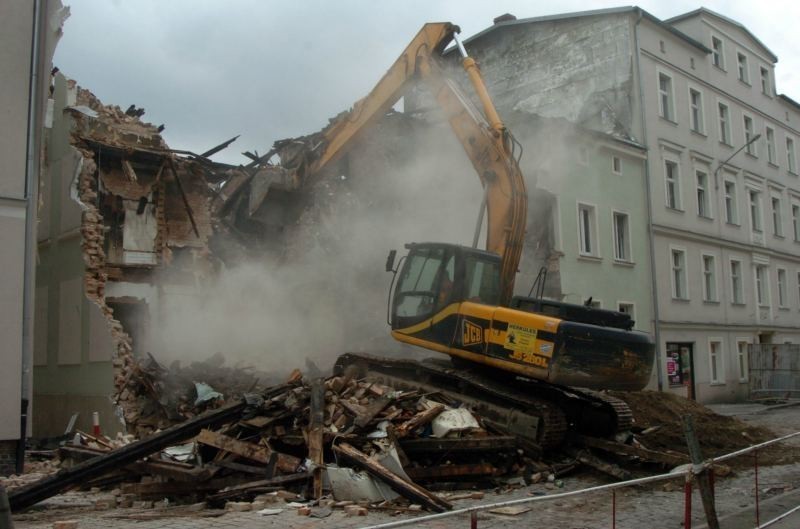 Wybuch gazu w Słupsku: Wyburzanie kamienicy [FOTO+FILM]