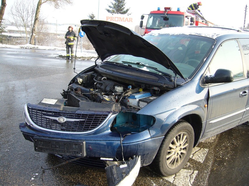 Wypadek w Żorach: Mercedes zderzył się z chryslerem. Ranna...