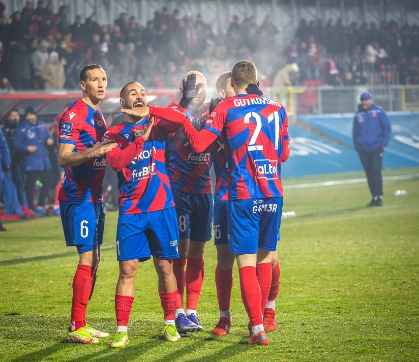 Raków Częstochowa - Zagłębie Lubin 4:0. Ostre strzelanie i awaria na Limanowskiego