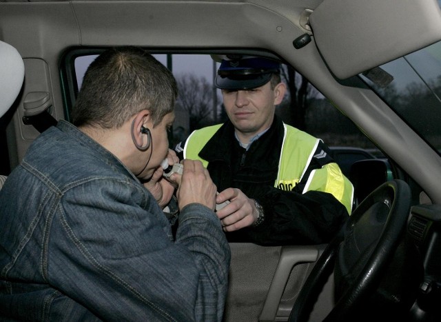 Pijanego kierowcę i 4 rowerzystów złapali w weekend policjanci w Bełchatowie.