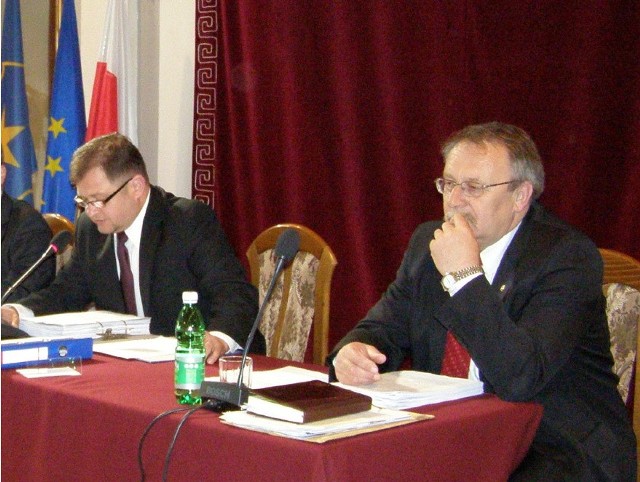Tadeusz Mazur (z prawej) i Grzegorz Światłowski inaczej interpretują wydarzenia styczniowej sesji