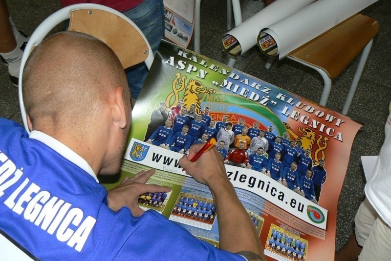 Piłkarze Miedzi Legnica werbują dzieciaki na mecze
