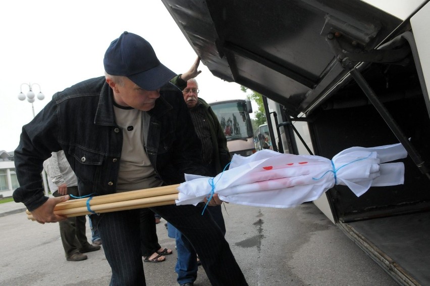 Protest Solidarności: Związkowcy pojechali do Warszawy 