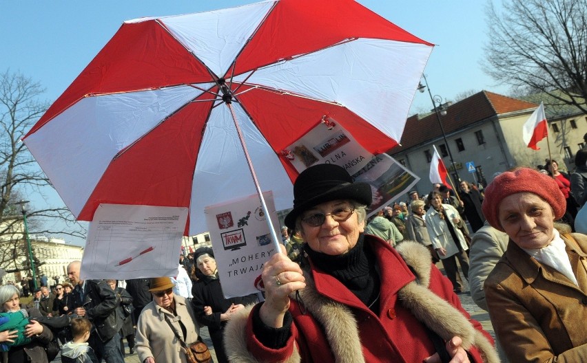 Marsz w obronie TV Trwam w Lublinie (WIDEO, ZDJĘCIA)