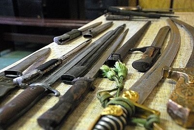Bytom: Policja odzyskała kolekcję broni mieszkańca Miechowic [ZDJĘCIA]