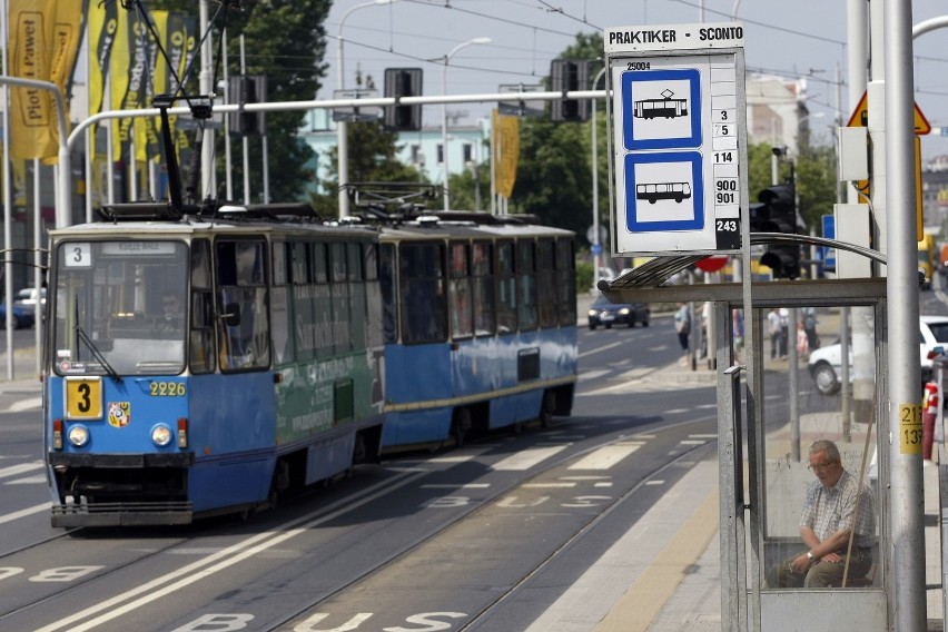 Na Podwalu i Krakowskiej wydzielono torowiska