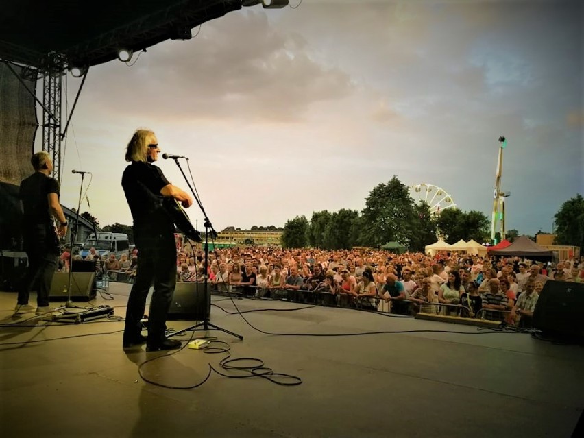 Koncert Czerwonych Gitar podczas drugiego dnia Pikniku w Opalenicy