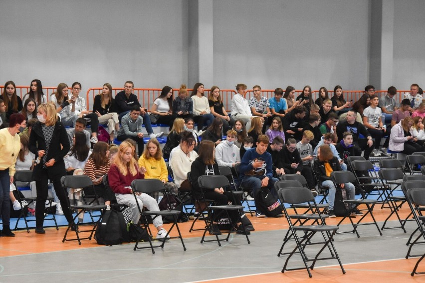 Szamotuły. Olimpijczyk w ogólniaku. Tymoteusz Zimny wrócił do swojej alma mater. Po co?