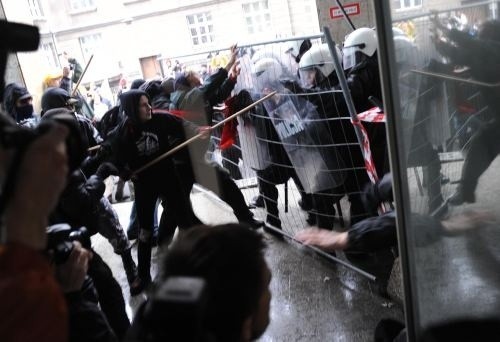 Poznań: Manifestacja w obronie Cegielskiego