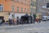 Wrocław: W centrum miasta kręcą film &quot;Norymberga&quot; (ZDJĘCIA)