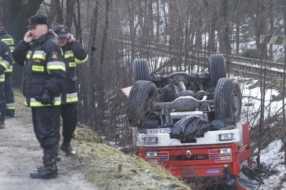 Strażacy jechali na ratunek, gdy nagle wpadli w poślizg i...