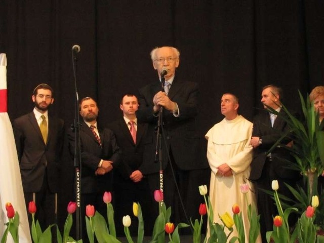 Eli Zborowski podczas uroczystego oddania do użytku wiosna tego roku domu kultury w Żarkach, dawnej synagogi.