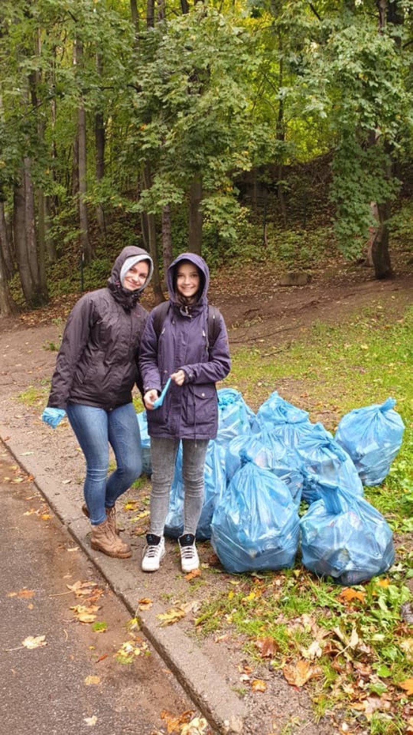 Sprzątanie Parku Zdrojowego w Szczawnie-Zdroju