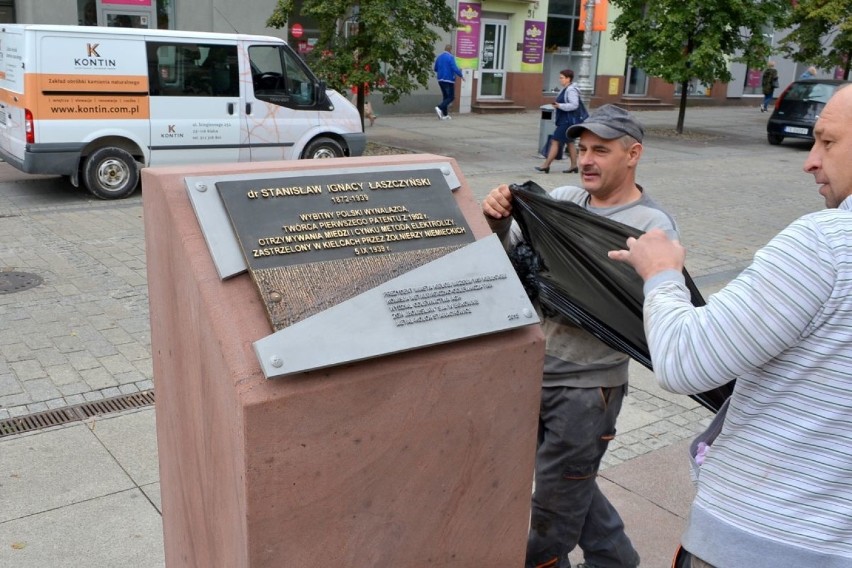 Nowy pomnik w centrum Kielc, upamiętniono wynalazcę [ZDJĘCIA] 