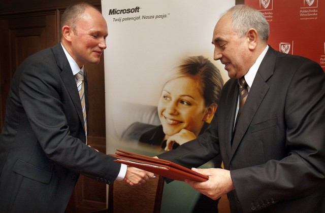 W lipcu 2009 r. Politechnika podpisała umowę z Microsoftem