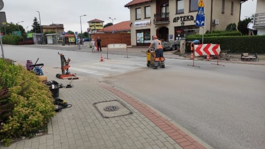 Pleszew. Powstają inteligentne przejścia dla pieszych