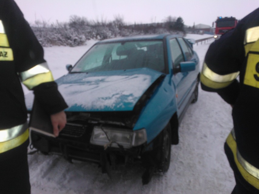 Strażacy z Wronek i Szamotuł od rana ratowali ofiary dwóch wypadków