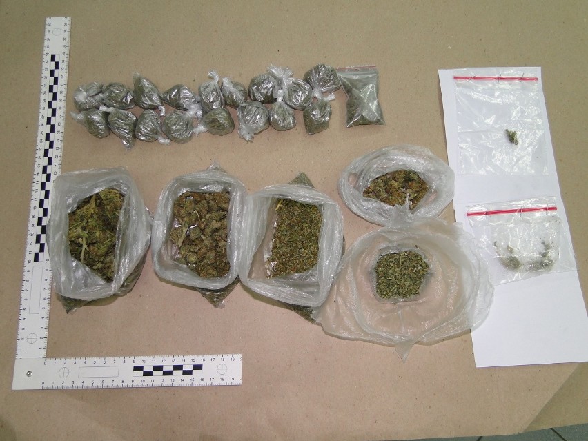 Ul. Nałkowskich: 3 kg marihuany ukryli w pralce i torbie