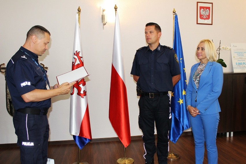 Strażnicy miejscy z Pyrzyc uhonorowani przez burmistrz i komendantów KPP