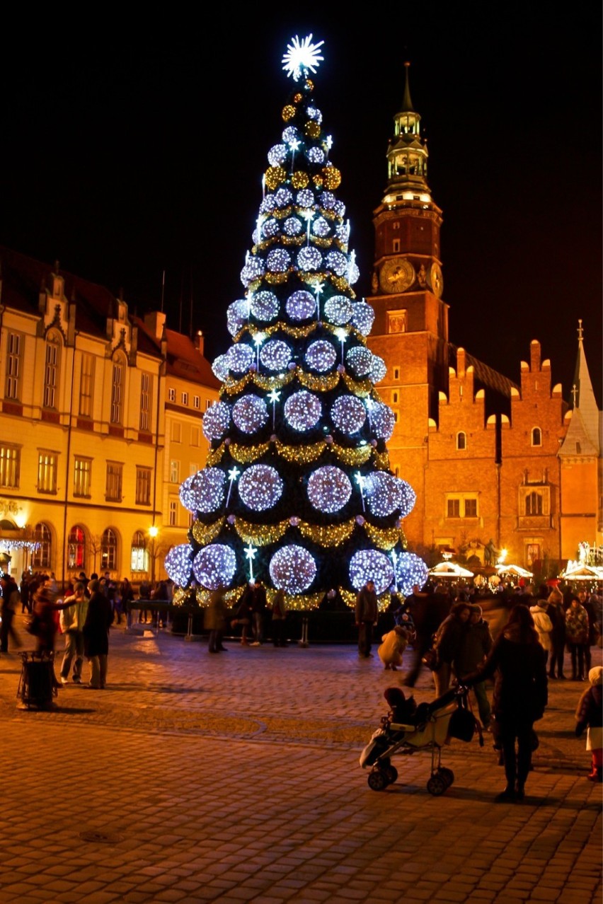 Wrocław wyda dwa razy więcej na świąteczną iluminację? (FOTO)