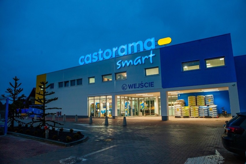 Castorama w Augustowie. Popularny market budowlany powstał w koncepcie Smart. Sklep kusi klientów promocjami