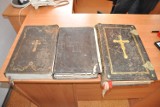 Świdniccy policjanci odzyskali zabytkowe księgi (ZDJĘCIA)